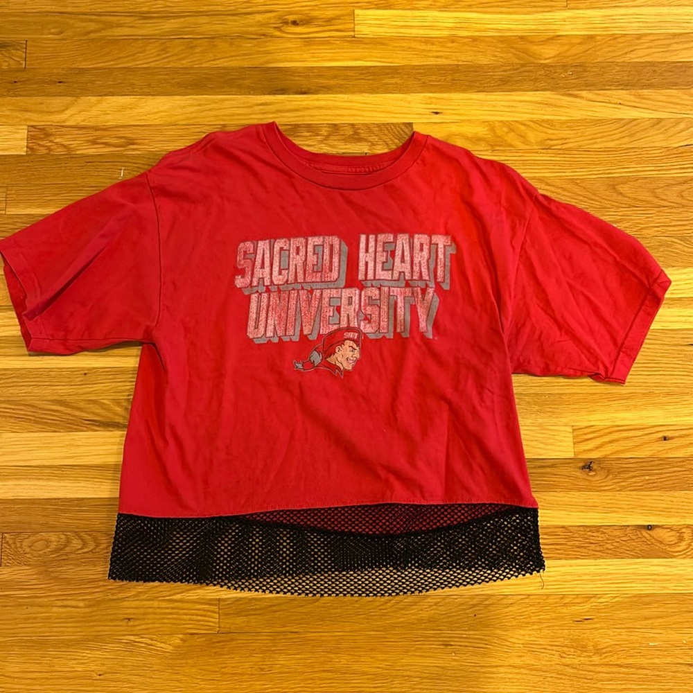 Sacred Heart University short sleeve tee. Brand: Blue 84, Material: 100% Cotton